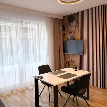 Apartment Stacja Wola *