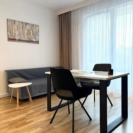 Apartment Stacja Wola